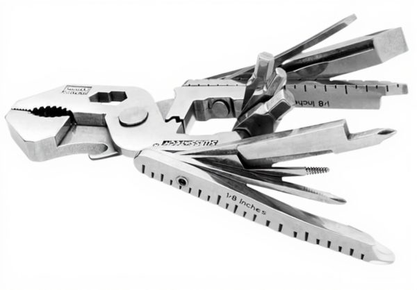 Kit outils poche SwissTech 22-en-1 acier inoxydable compact